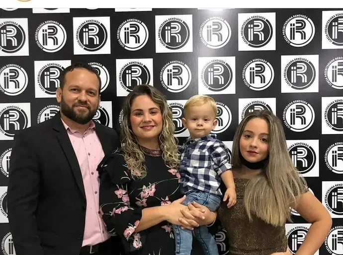 Quatro pessoas da mesma família morrem após baterem de frente com carreta em Poconé, MT