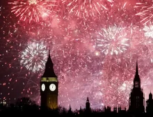 Finalmente chegou 2026 em todos os lugares - fogos de artifício, drones e mergulhos no mar dão as boas-vindas ao novo ano