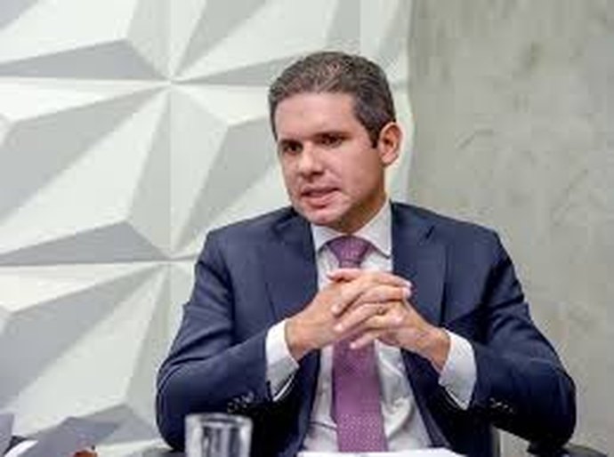 Hugo confirma a líderes que vai pautar anistia