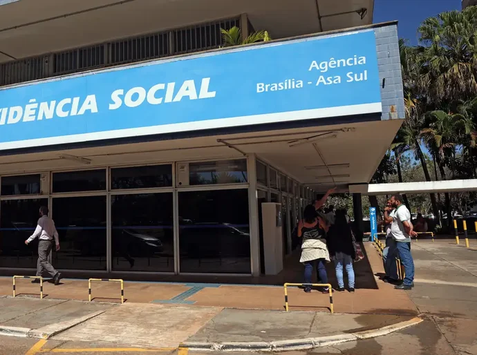 Governo retoma bônus de produtividade para reduzir filas do INSS