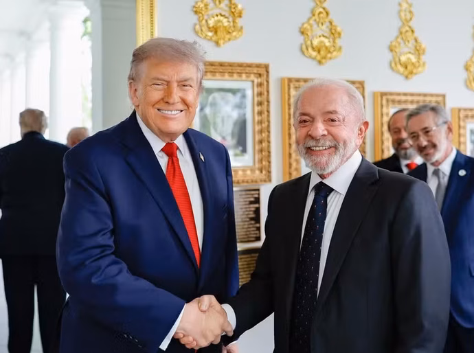 Tarifaço: Lula diz que quer travar 'guerra da verdade' e que Trump vai ter que aprender a usar 'arma da palavra'