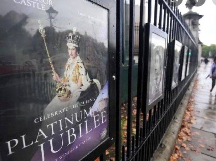 Joias, terras, imóveis e até cisnes: qual é o patrimônio da família real britânica?
