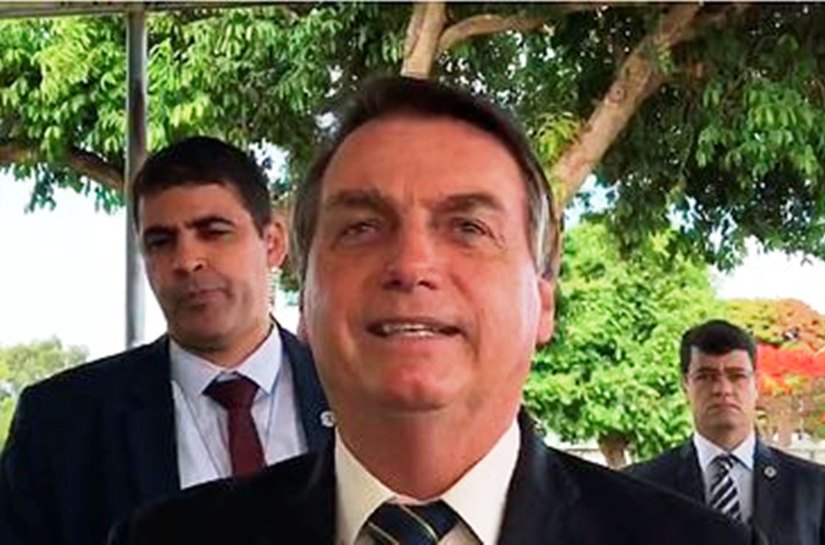 'Não pode um juiz decidir se você vai ou não tomar vacina', diz Bolsonaro