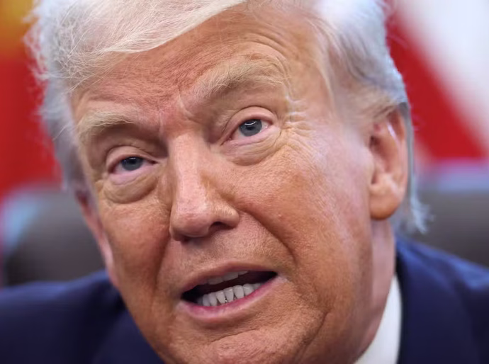 Trump ameaça impor tarifa de 200% se China não fornecer ímãs aos EUA