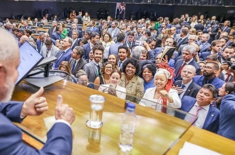 Congresso incomodado, viagens pelo Brasil e um ano do 8/1: o retorno de Lula do recesso