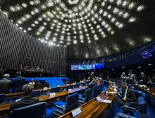 Adultização: Senado aprova projeto para proteger crianças e adolescentes no ambiente digital