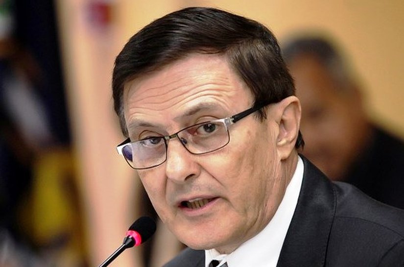 Polícia Federal prende o conselheiro afastado por corrupção do TCE/MT, Waldir Teis; Ordem é do STJ por obstrução à justiça