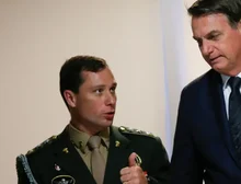 Como um cartão falso de vacina da covid se tornou o germe da condenação de Bolsonaro