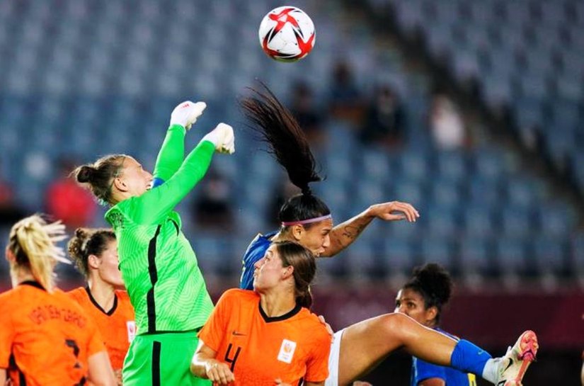 Futebol feminino: Brasil empata com a Holanda e fica perto da classificação