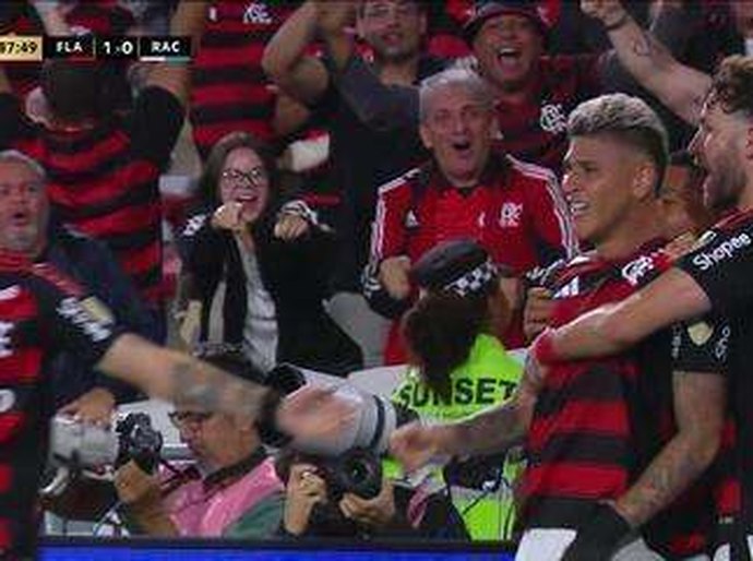 Flamengo desafoga no fim, vence Racing e sai na frente por vaga na final