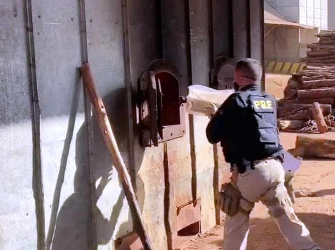 PRF participa da incineração de mais de 200 kg de droga em Mato Grosso