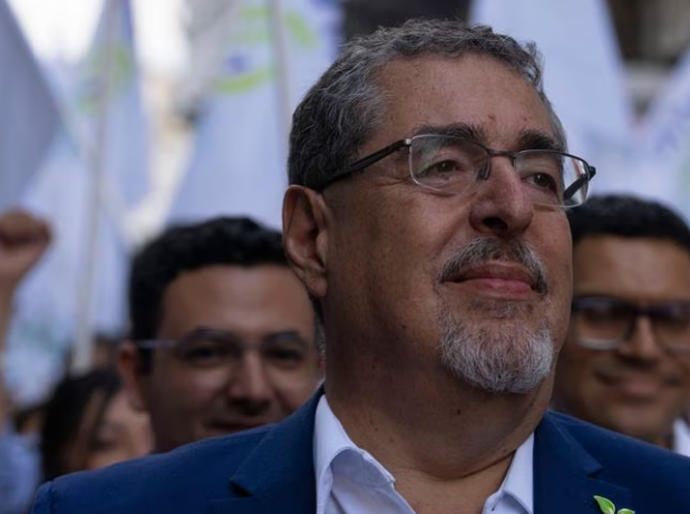 Bernardo Arévalo, o candidato que quebra o tradicional tabuleiro na Guatemala