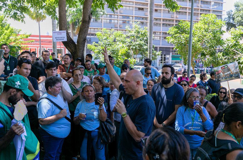 Abílio  dialoga com servidores, propõe prazo e transparência na revisão da insalubridade