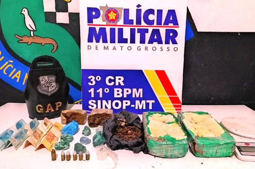 Dupla é detida em flagrante e entrega que droga apreendida é de organização criminosa