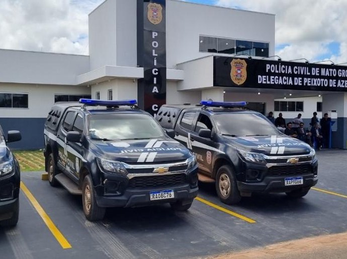 Polícia Civil prende filho que perseguiu a mãe com pau após ela se negar a fazer seu almoço