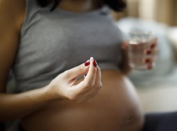 Mulher vítima de estupro pode ter pena maior que estuprador em caso de aborto, segundo projeto