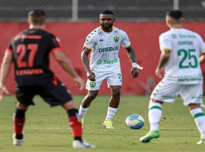 Vitória vence o Cuiabá e 'afunda' o time matogrossense no Z-4 do Brasileirão