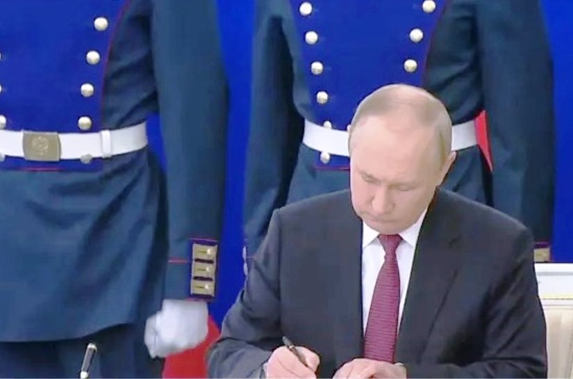 Putin assina anexação de quatro territórios ucranianos à Rússia