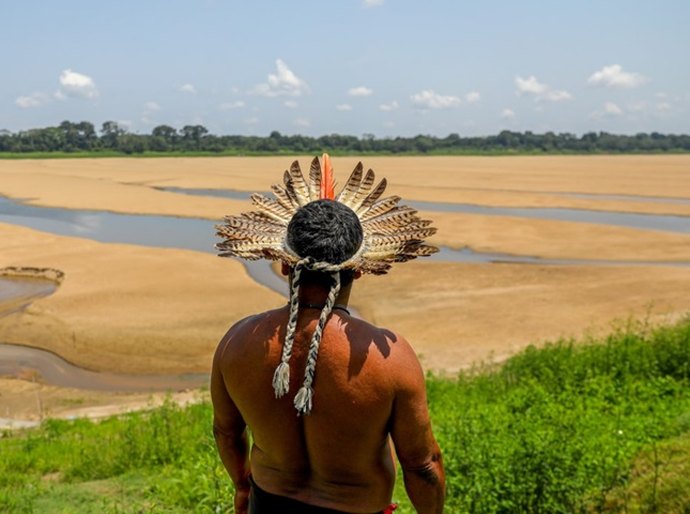 'Devastador': moradores da Amazônia temem que seca histórica seja prenúncio de 'ponto de não retorno'