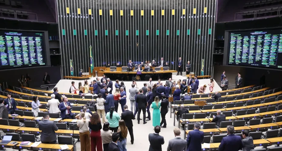 Congresso derruba veto que proibia repasses a municípios inadimplentes