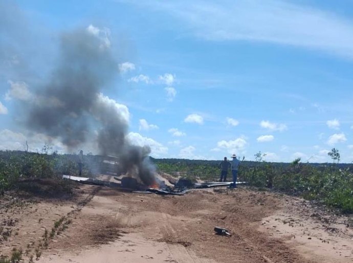 Avião explode no interior de MT e ocupantes somem sem deixar rastro