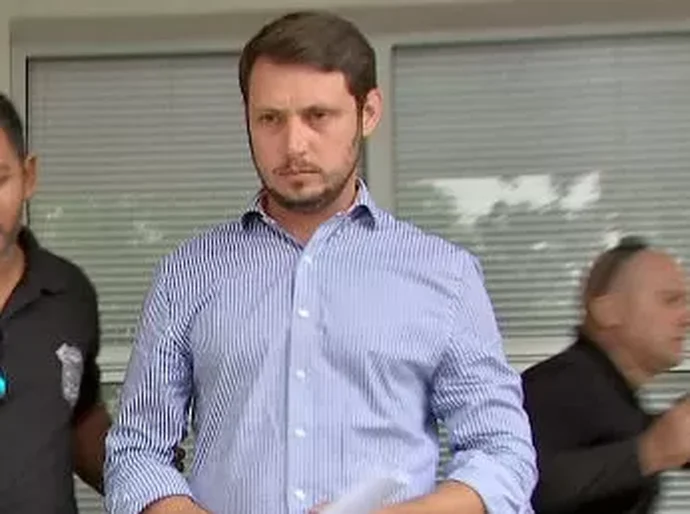 Filho de ex-governador terá de usar tornozeleira e cumprir recolhimento noturno após decisão da Justiça