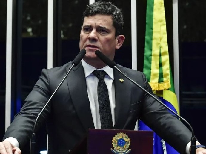 TSE suspende julgamento que pode cassar Moro