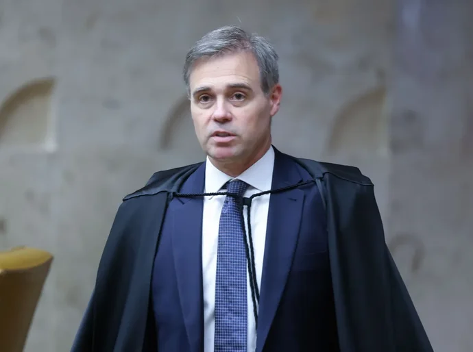 Mendonça deve rejeitar pedido da PGR sobre Lulinha