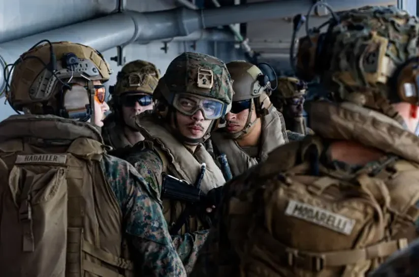 Dezenas de aviões e participação da CIA com fake news proposital: como foi o resgate do piloto de caça americano abatido no Irã