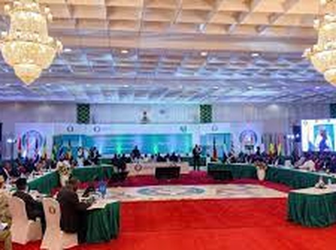 União Africana declara apoio a eventual intervenção militar no Níger para restaurar democracia