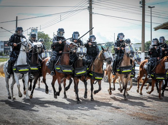 Cavalaria da Polícia Militar lança operação em Cuiabá
