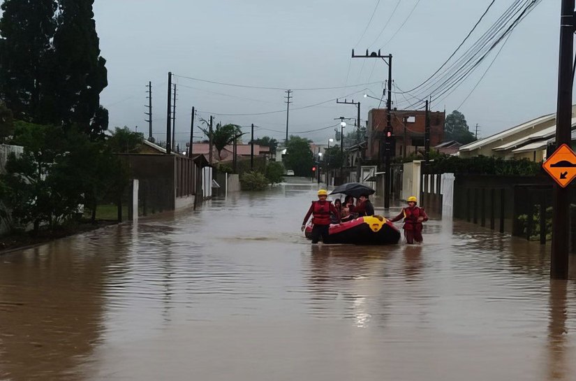 Santa Catarina tem 132 cidades atingidas por fortes chuvas