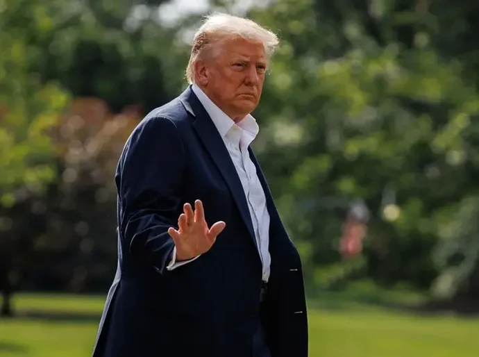 Trump diz que pode negociar tarifa de 50% com Lula, mas 'não agora', e volta a elogiar Bolsonaro