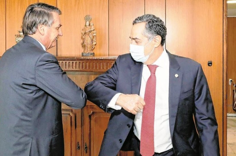 Bolsonaro desiste de pedir impeachment de Barroso