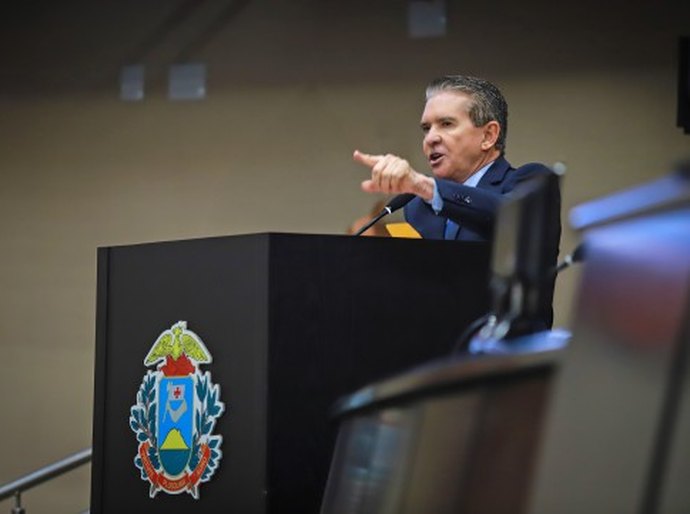 Governo acolhe proposta do TCE e limita descontos a 35% nos consignados