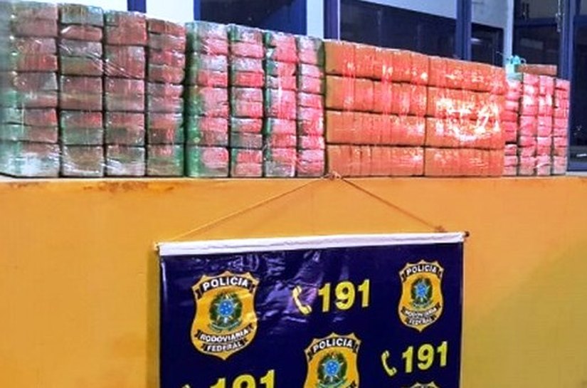 PRF-MT prende motorista que transportava 206 kg de cocaína em MT