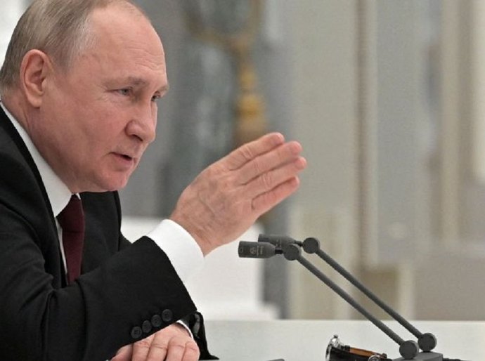 Questionado sobre uso de forças russas, Putin diz que “cumprirá obrigações se necessário”