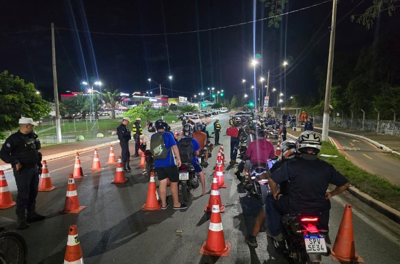 Operação remove 60 veículos e flagra 30 motoristas sem CNH em VG