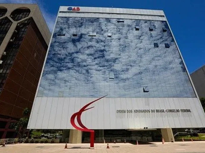 OAB envia ofício a Fachin pedindo fim do inquérito das fake news no STF