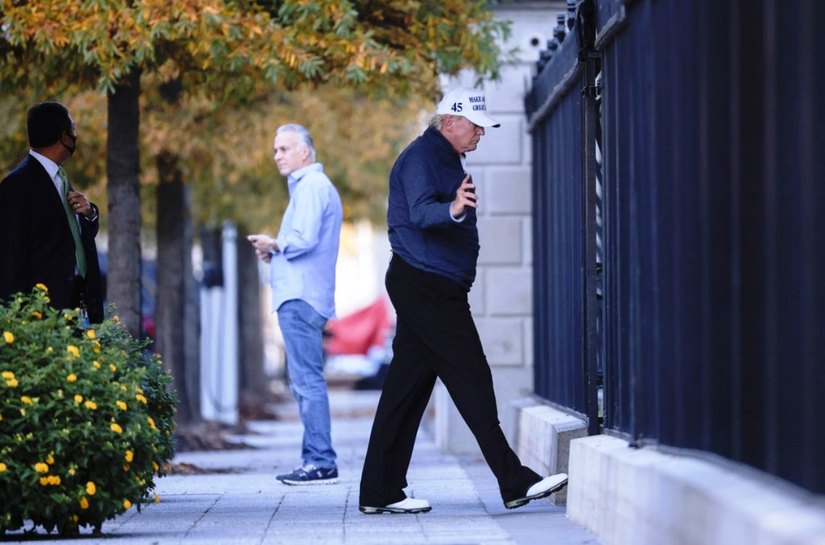 Trump demite o secretário de Defesa dos EUA