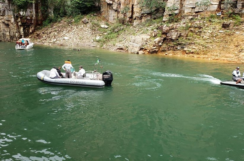 Rocha desaba em Capitólio,MG, e atinge lanchas; sete mortes foram confirmadas