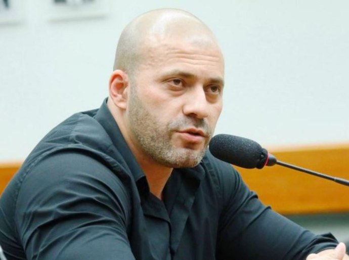 Após prisão, Daniel Silveira é denunciado pela PGR - o que acontece agora?