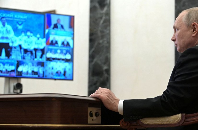 Rússia reconhece independência de territórios separatistas na Ucrânia