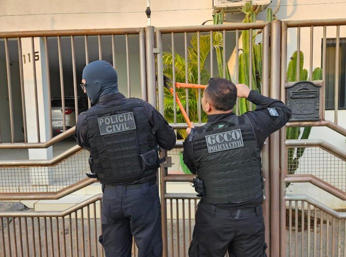 Polícia faz operação contra funcionários, empresários e motoristas em esquema de desvio de cargas de fertilizantes agrícolas
