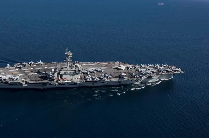 Trump alerta o Irã que 'o tempo está se esgotando' para um acordo nuclear, enquanto os EUA reforçam sua presença militar no Golfo