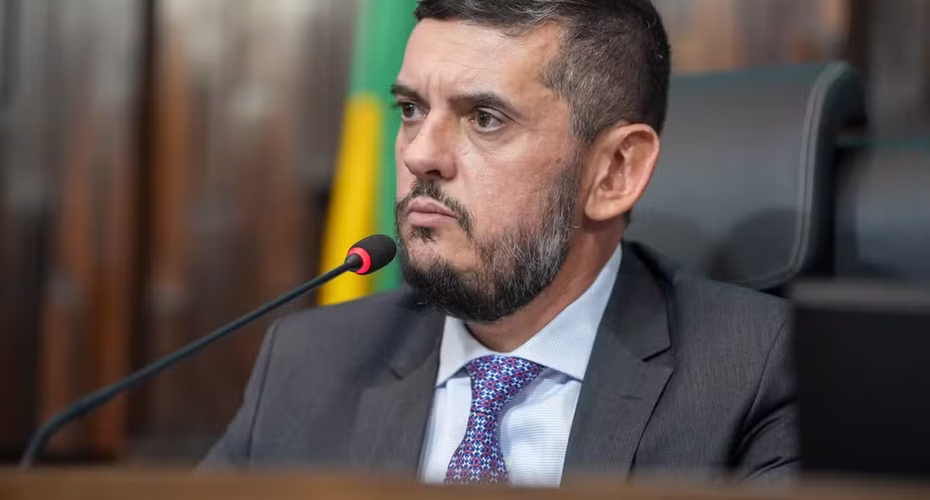 Após Alerj votar para soltar Rodrigo Bacellar, Alexandre de Moraes determina uso de tornozeleira