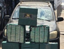 PM e Gefron apreendem 300 quilos de pasta base de cocaína e causam prejuízo de R$ 4,3 milhões às facções criminosas