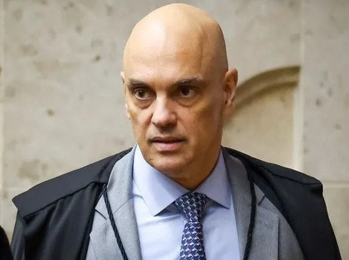 Moraes dá cinco dias para que X complemente documentos que comprovam representação no Brasil