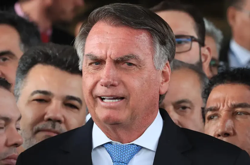 Bolsonaro nega tentativa de fuga e pede revogação da prisão domiciliar