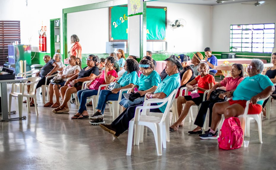 Prefeitura de Cuiabá faz Cine Pipoca e fortalece convivência entre idosos